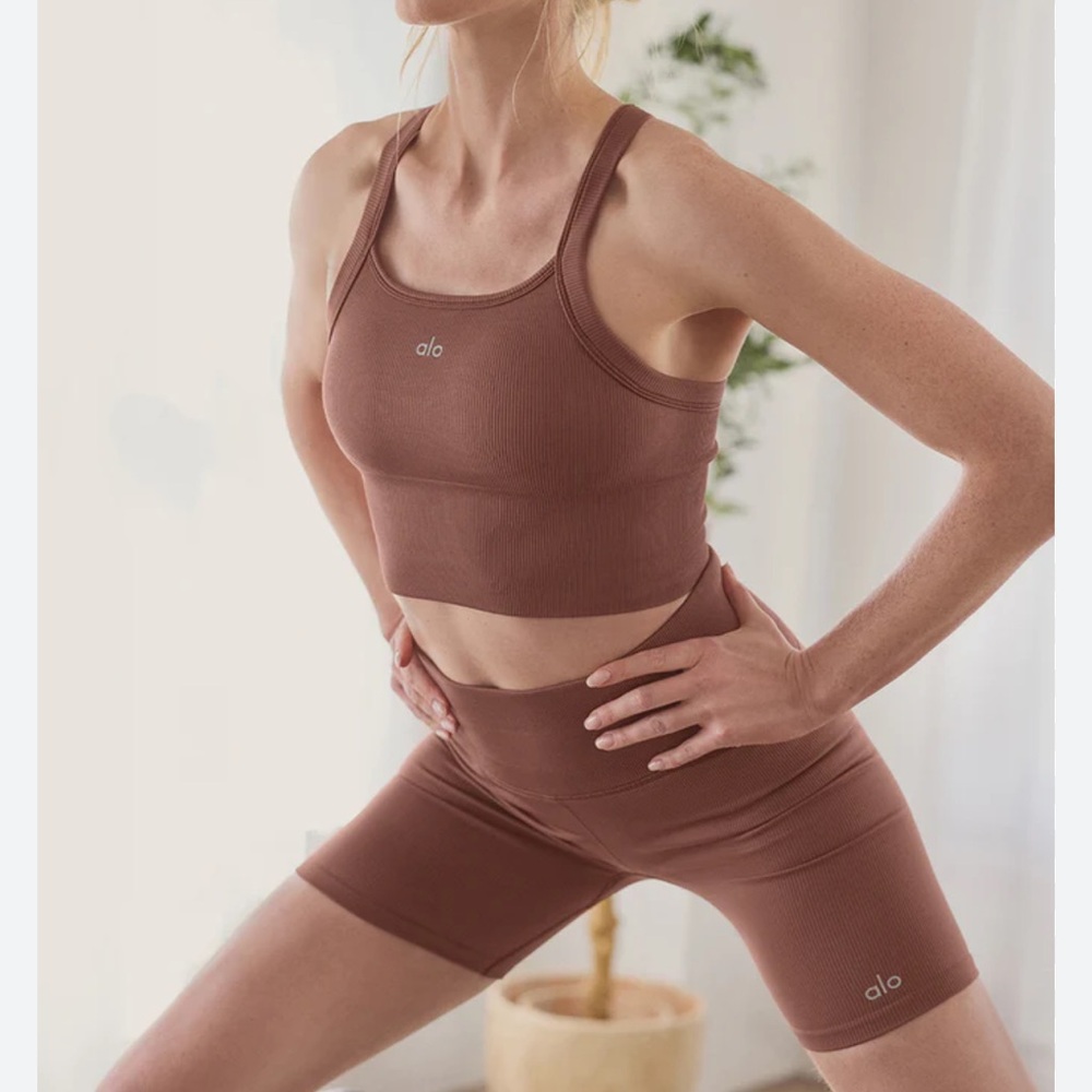 ALO Yoga chestnut movement set